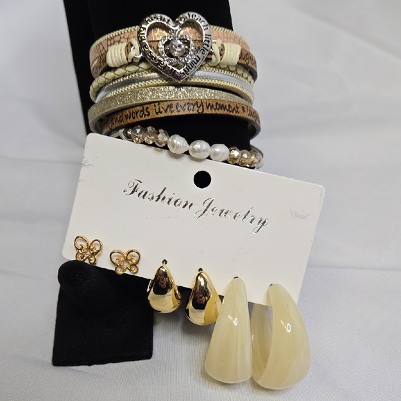 Bracelet and Earrings Fashion Jewelry Set - Picture 1 of 7